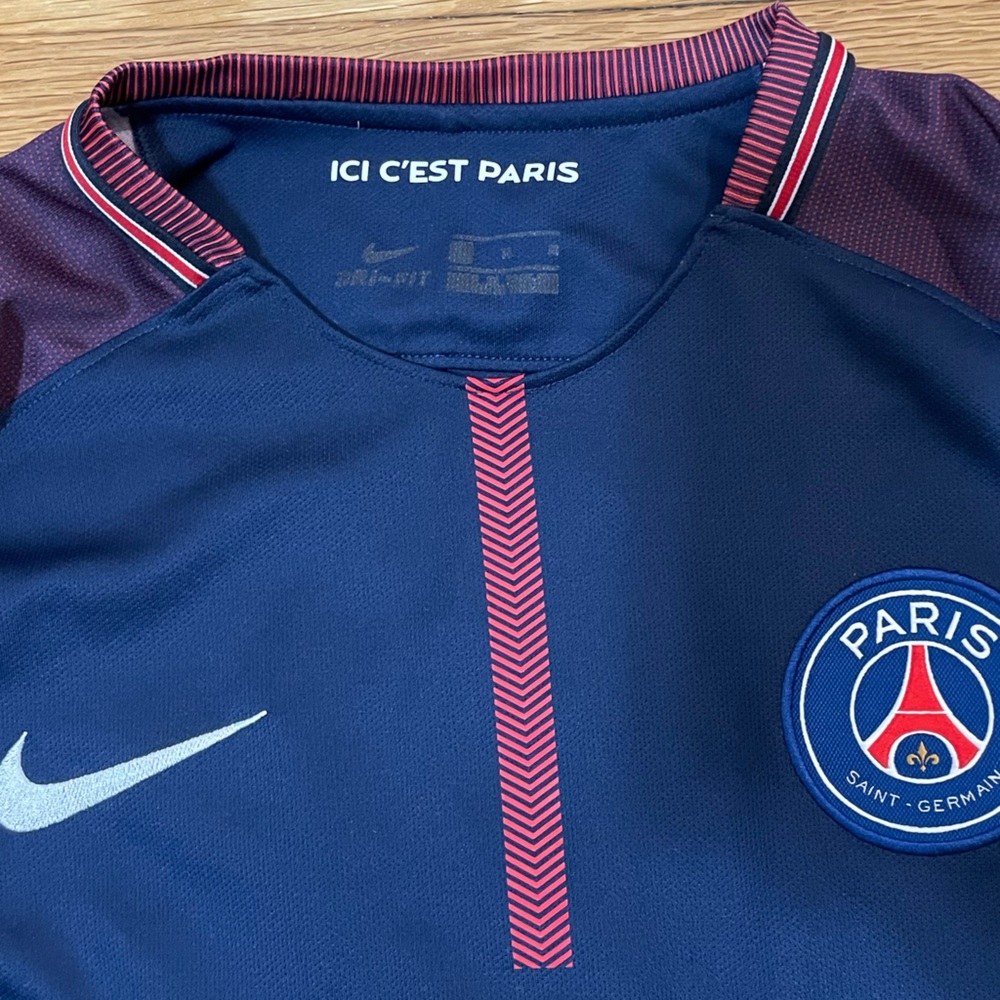 *SOLD* Authentic Verratti Jersey PSG - Picture 5 of 6